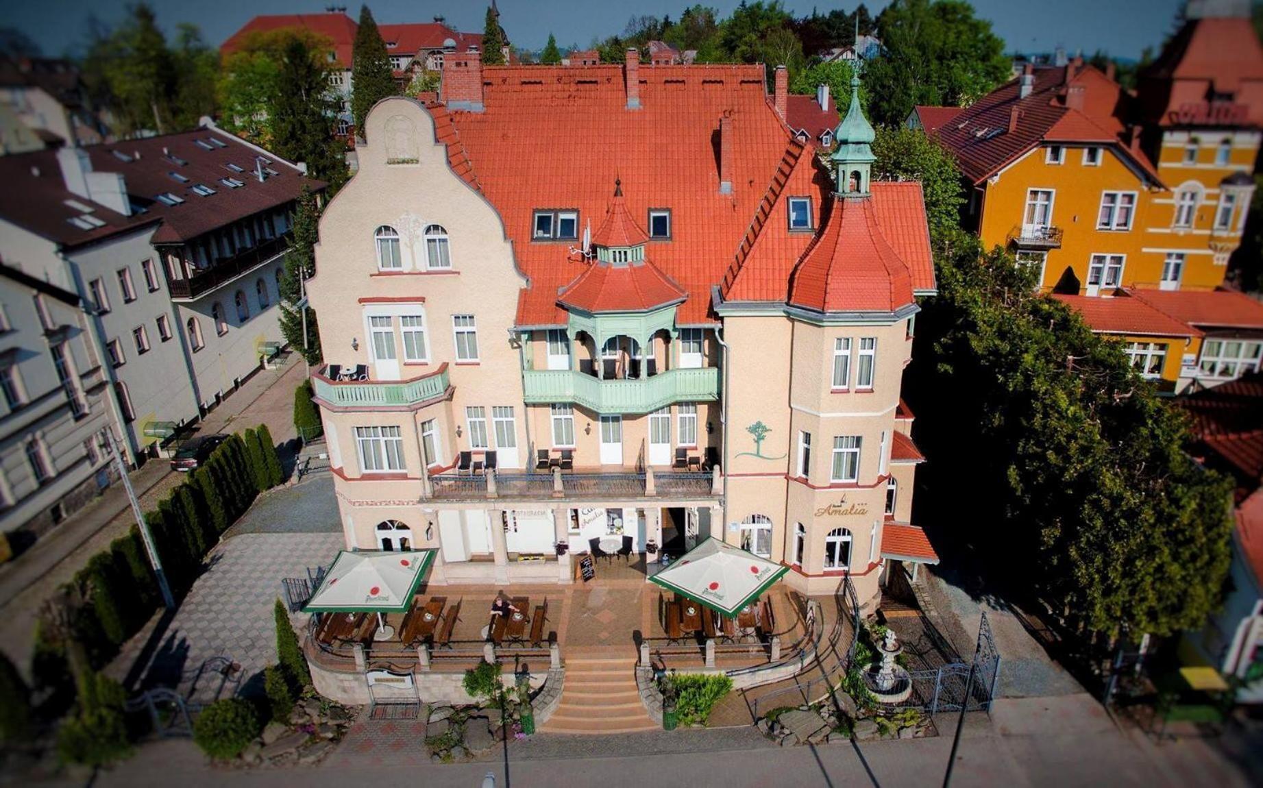 Hotel Amalia Kudowa Zdroj Exterior photo
